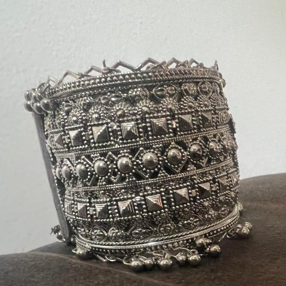 Classic Vintage Bangle